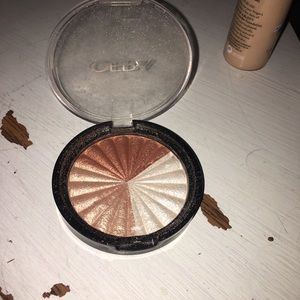 Ofra X Nikkietutorials Highlighter in Everglow